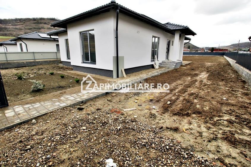Casă la cheie pe 1 nivel 4cam. 2 bai,1 dresing 650 mp. teren - 2
