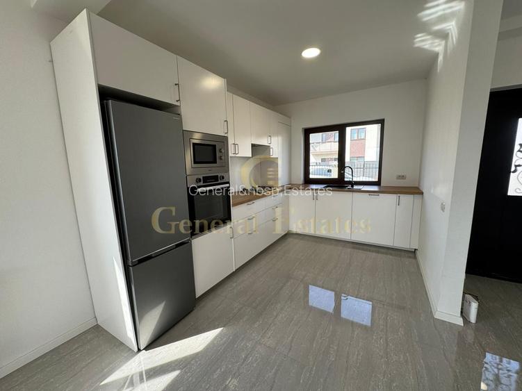 Chirie Casă tip duplex  4 camere - 3