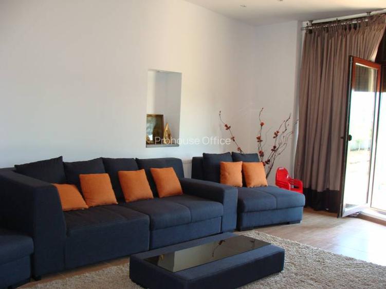 Dimineți pe ponton, seri la piscină – viața la Snagov - 9