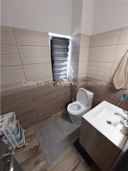 Vila deosebita pe Soseaua Rediu vis-a-vis de lac - 33