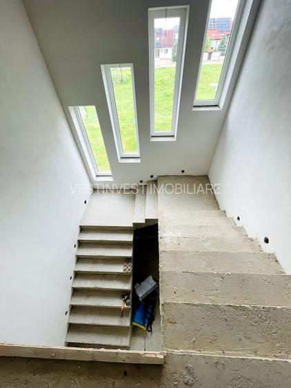 Casǎ de vânzare 7 camere P+E Sânmartin - 6