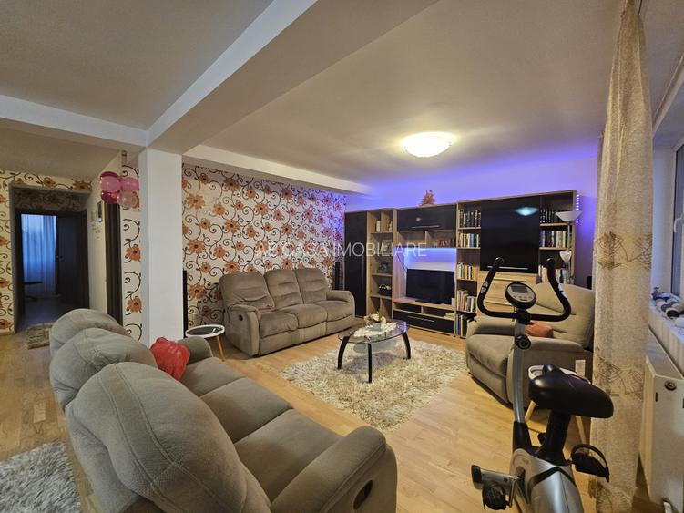 Imobil P+2E+M, cu spațiu comercial, zona Spitalul Județean, comision 0% - 25