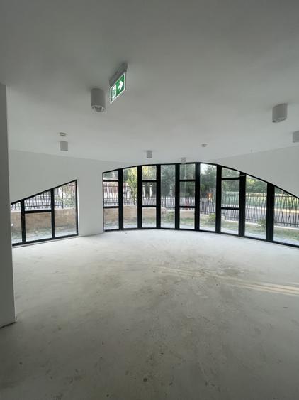 Spatiu comercial, birouri, gradinita sau centru educational | 1578 mp