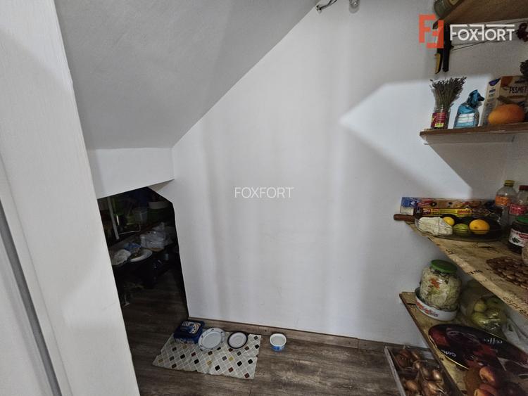 Casa individuala cu 7 camere, spatioasa in Sofronea - 12