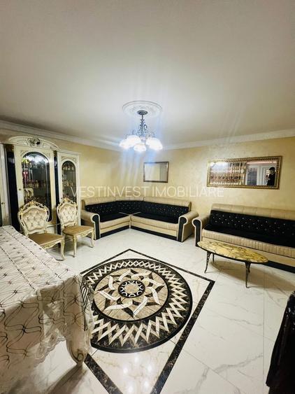 Casa cu teren , ULTRACENTRAL , singur in curte - 3