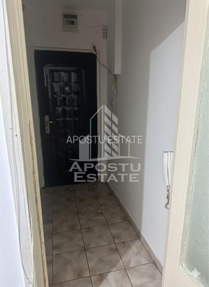 Apartamentul cu 2 camere, balcon, parter inalt, zona Sagului - 5