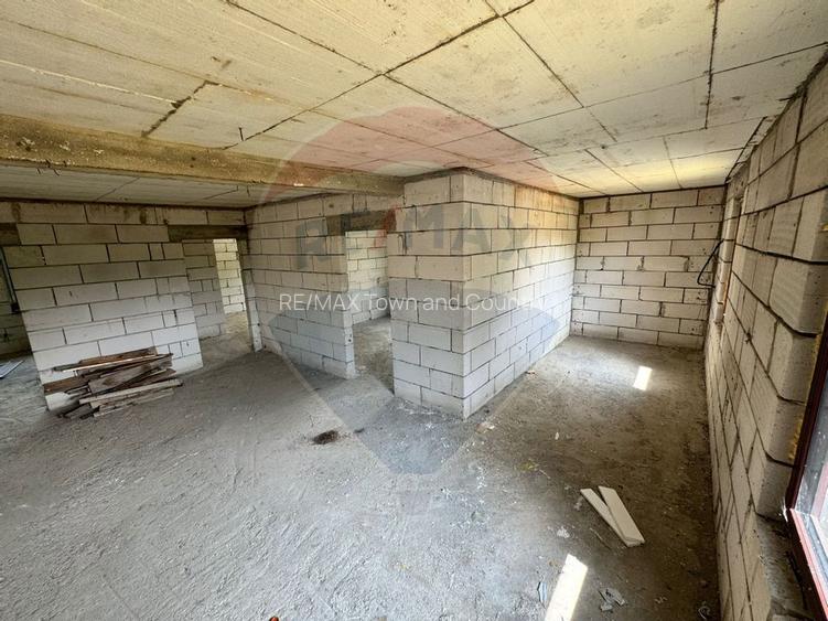 Casă / Vilă cu 7 camere de vânzare - 14