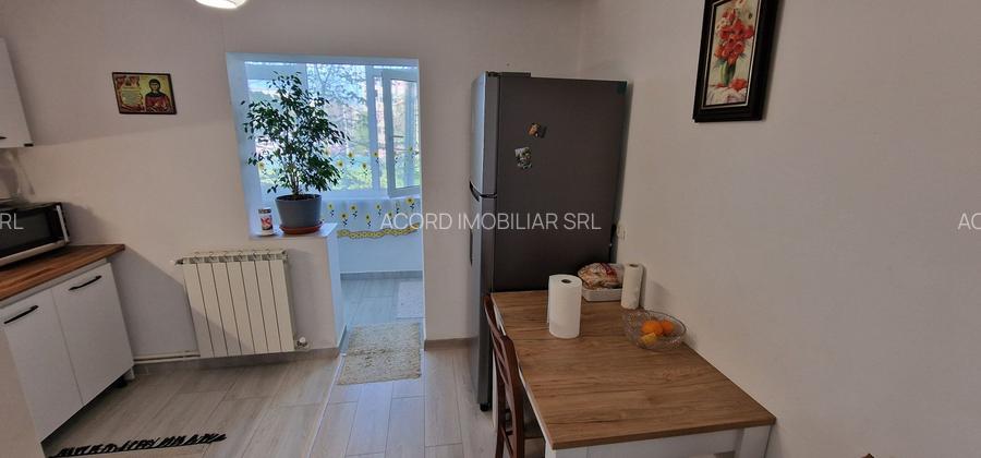 Poarta 6, 3 camere decomandate etajul 1. - 11