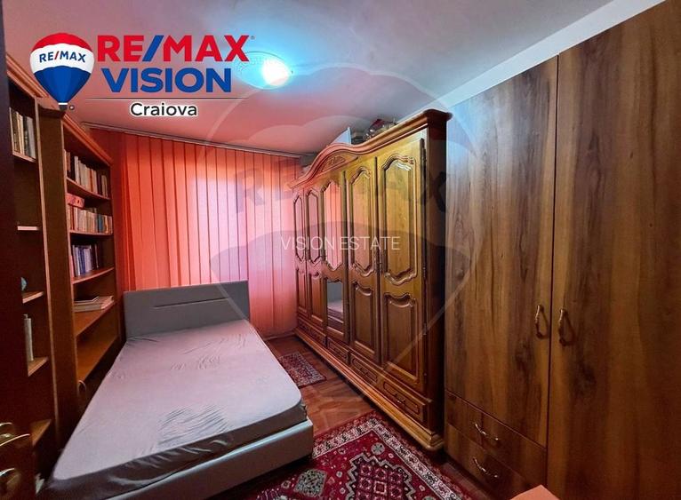 Apartament cu 4 camere de închiriat în zona 1 Mai - 7