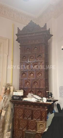 Noblețe Arhitecturală și Oază Verde: O Moștenire Vie cu Grădină Privată - 17