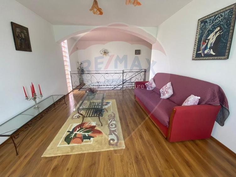 Casă / Vilă cu 5 camere de vânzare în zona Central - 35
