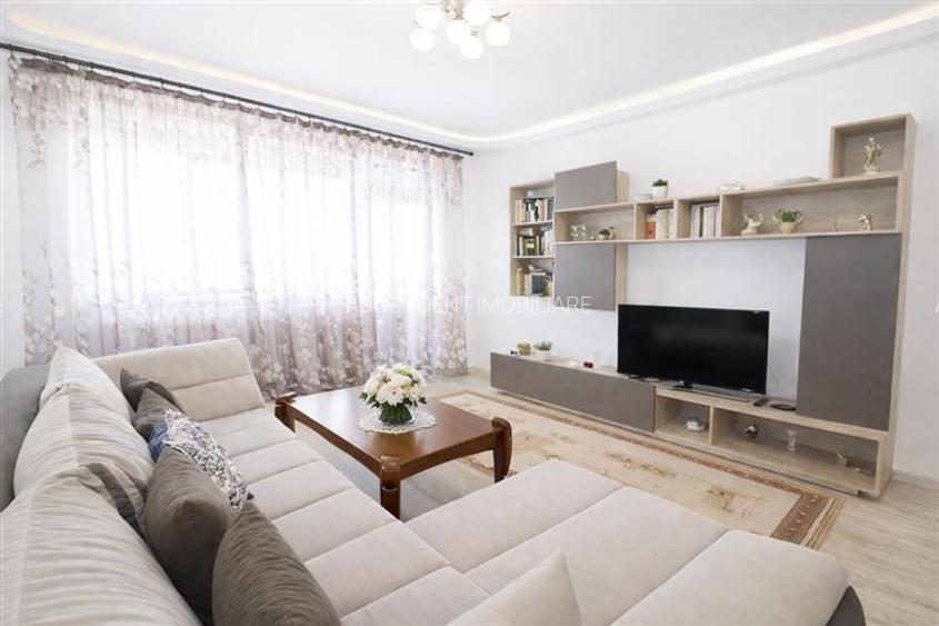 Premium Clasa A, 75mp, luminos, mobilat, echipat, ca nou, panorama, Tractorul, B - 3