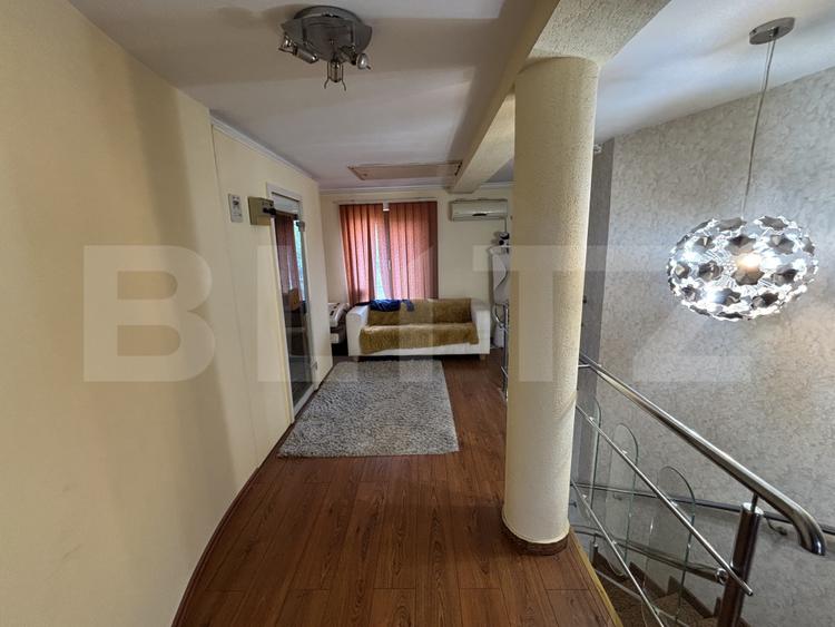 Casa de vanzare cu 4 camere, cartier Bradet