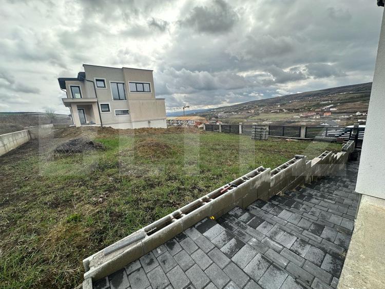 Casa individuala, 4 camere, 3 bai, garaj, zona Beta Residence