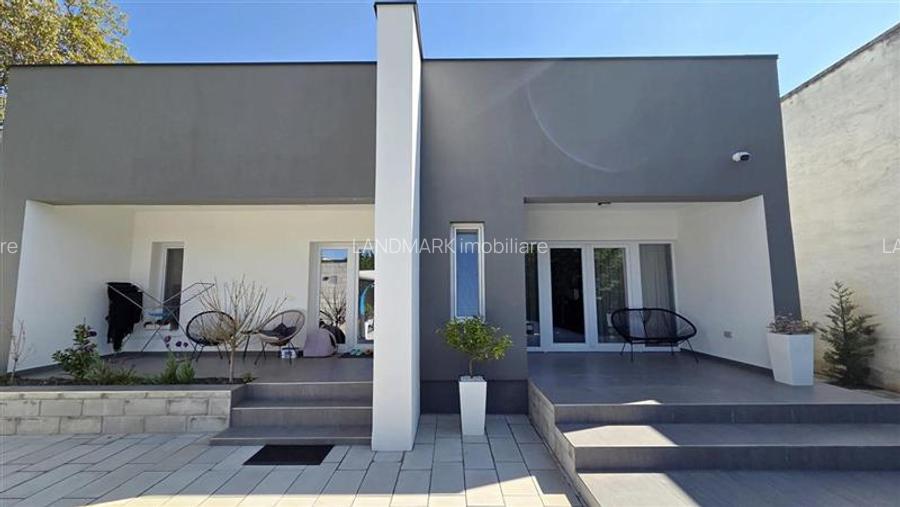 VILA PE PARTER SUPERBA MOBILATA / UTILATA CU PISICINA SI TEREN GENEROS - 38