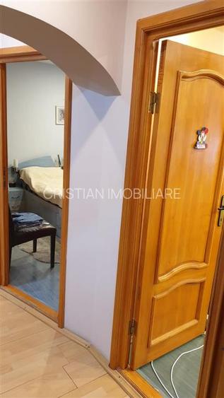 Bloc construit 1993, 3 cam etaj 1, 2 balcoane, Mobilat si Utilat decomandat Inde - 13