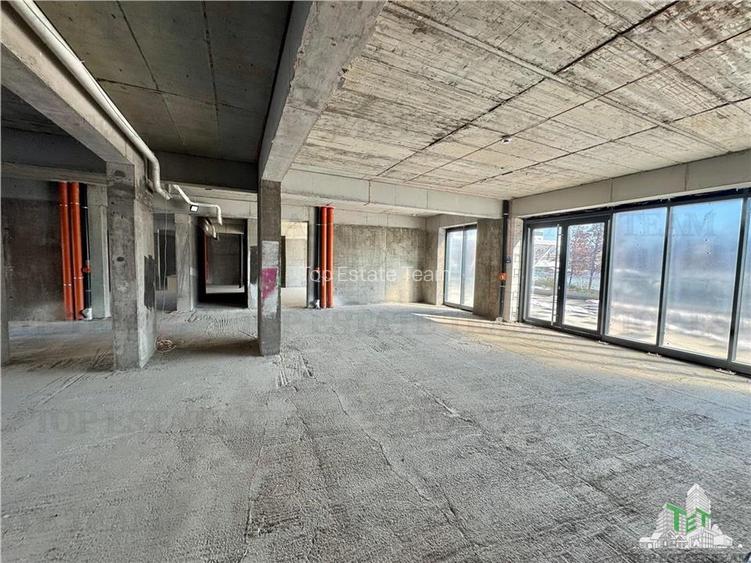 Spatiu comercial+ terasa 500mp de inchiriat in  Sectorul 6 - 13