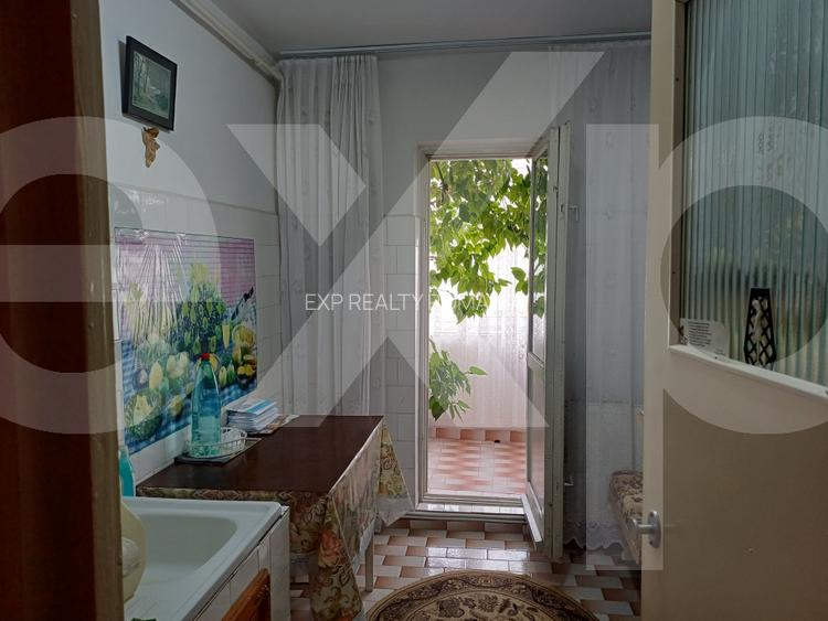 Vanzare apartament 3 camere Mioveni - 2