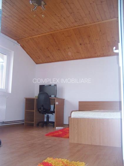 P-ta Muncii- 3 minute metrou, camera la vila pt. o studenta/absolventa - 2