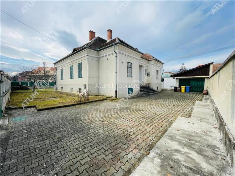 Casa individuala 4 camere decomandate 1000 mp teren zona Blv Victoriei - 25