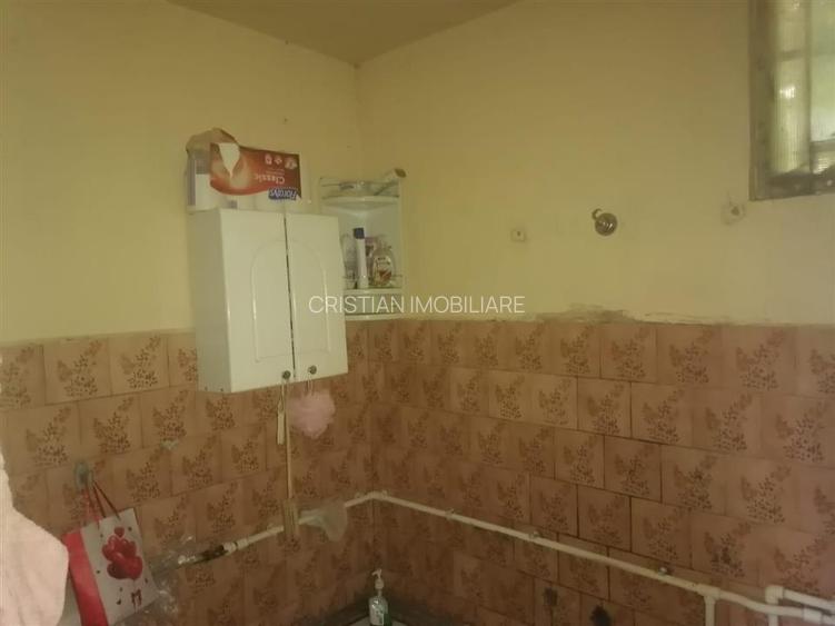 ID 10454, SUPER POZITIE! Casa constructie caramida, 2 camere, zona Centrala - 5