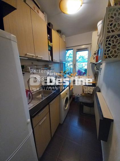 Apartament 2 camere 42 mp renovat cartier Smirodava Roman - 8