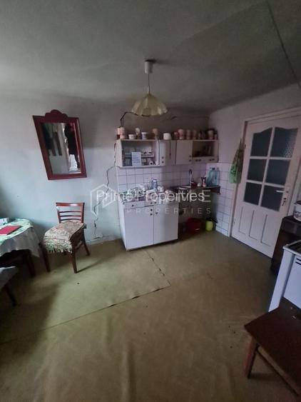 Casă cu teren de 1.000 m² – utilități complete, ideală pentru renovare - 3