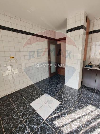 Apartament 3 camere - zona bine conectata - 5