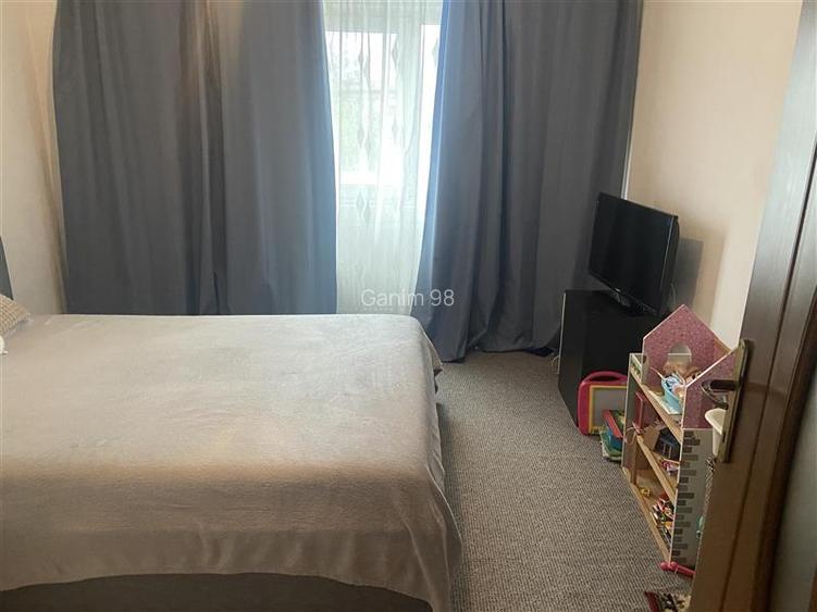 Apartament 2 camere , zona centrala Sala Polivalenta , et 3 8 , decomandat  , 60 - 3