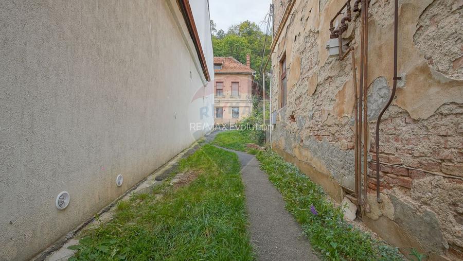 Clădire pt clinică stomatologică 10 camere, S + P + E, teren 282 mp - 24