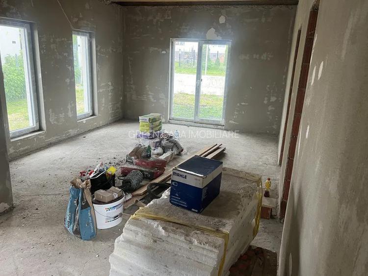 Casa intrare Campenesti zona deosebita - 4