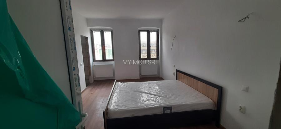 Crizbav Imobil 9 camere cu 9 bai , teren 1500mp , ideal pensiune - 3