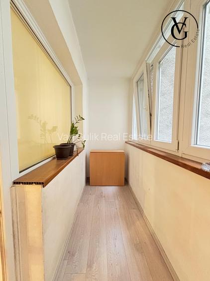 Garsoniera cu bucatarie separata - Zona Centrala - Bd. Unirii - 8