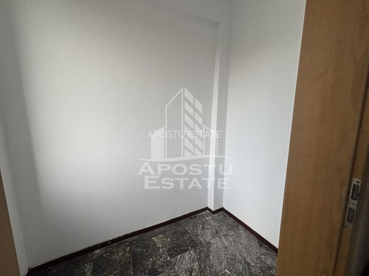 Apartament cu doua camere in zona Girocului, loc de parcare - 4