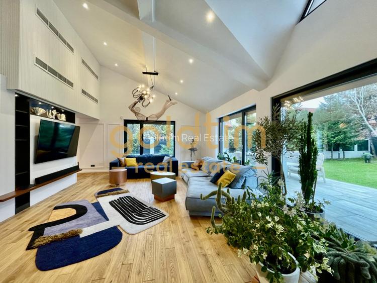 UNICA/ABSOLUT SUPERBA/ VILA INDIVIDUALA/IANCU NICOLAE/CURTE GENEROASA - 23