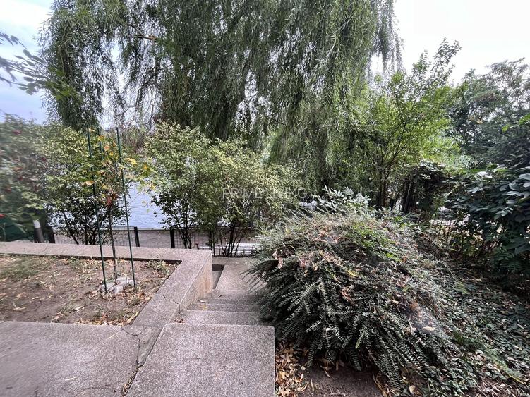 VILA CU 5 CAMERE LA INCHIRIERE PE MALUL LACULUI STRAULESTI - 24