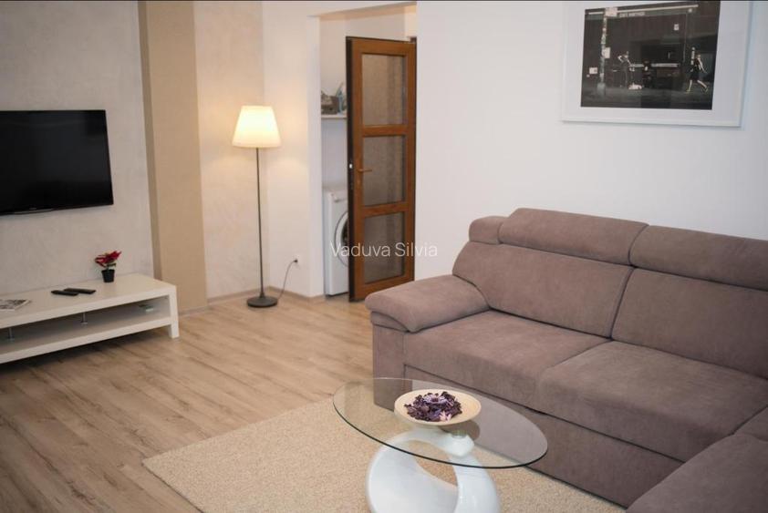 &Icirc;nchiriez apartament superb, 2 camere, Piața Unirii - 4