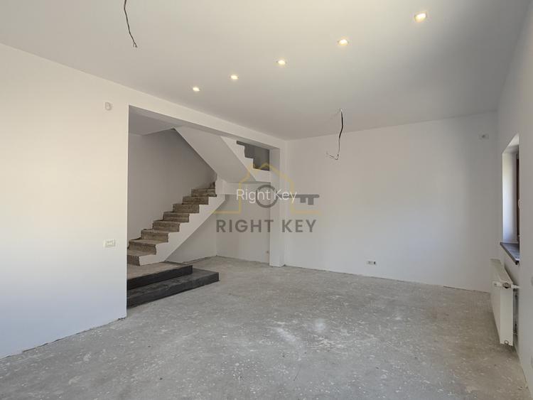 Oportunitate!Duplex 4 cam, 125mp, asfalt, toate utilitățile!Comision0% - 6