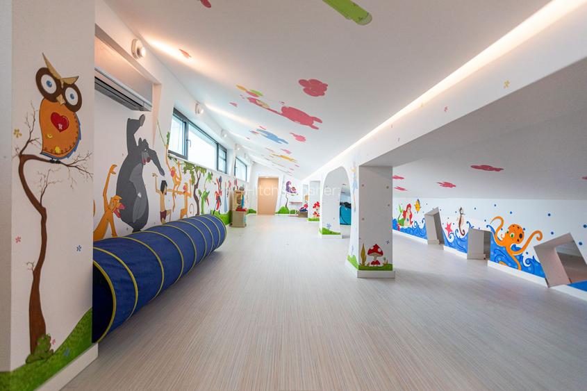 Vila, design ambitios, spatii luminoase in conexiune cu natura - 43