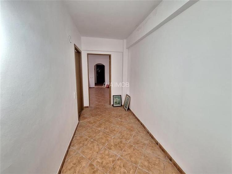 Apartament 4 camere decomandat Milcov-Bacau - 12