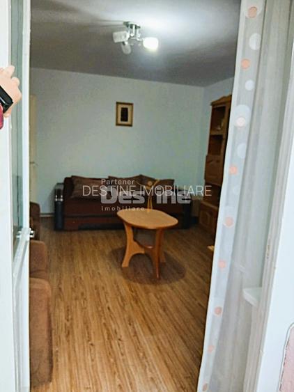 Apartament cu 3 camere de vanzare zona centrala - 2