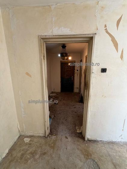 3 camere Emil Racovita etaj 1 67mp  cu boxa si loc de parcare