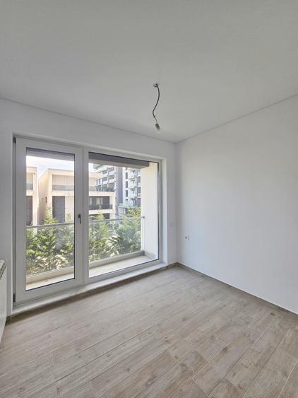 Apartament cu vedere către lac in complex cu piscina privata si sala de fitness