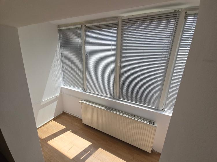 Inchiriez apartament 3 camere,zona Stadion – proprietar