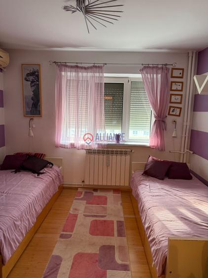 Închiriere apartament 3 camere