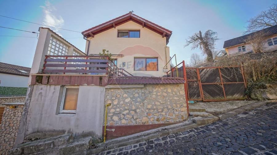 PODUL LUI GRID 13 | CASA 4 CAMERE CU DOUA BAI SI PRIVELISTE | SCHEI