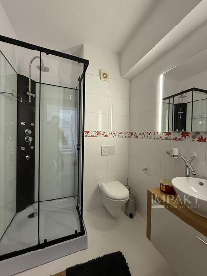 Penthouse pe doua niveluri cu 5 camere in cartierul Buna Ziua!