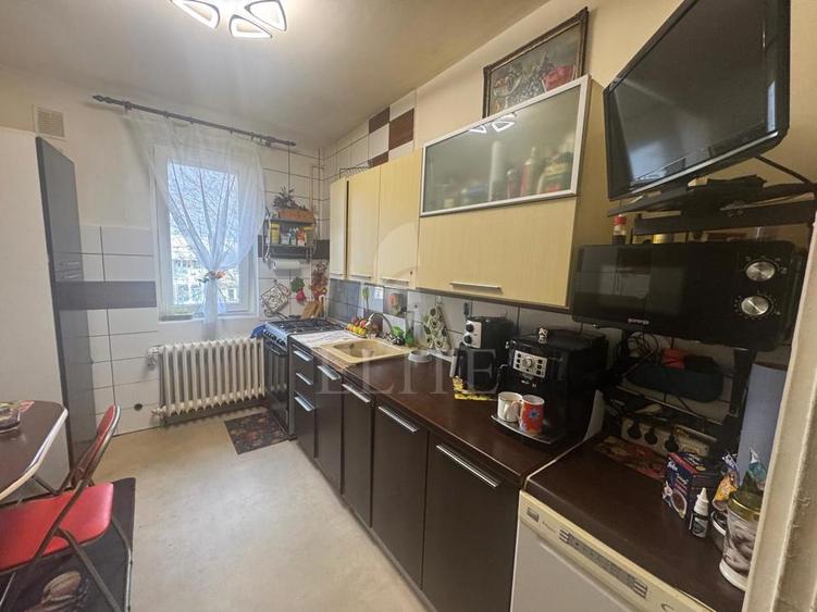 Apartament 3 camere în zona STRAZII BORSEC