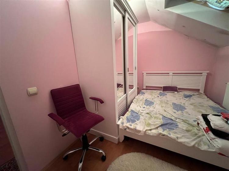 De vanzare apartament 3 camere, pe doua nivele