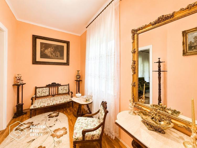 Apartament la casa cu 3 camere, zona Centrala